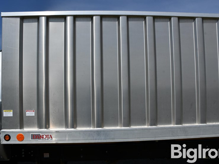 2025-ford-f750-image-16