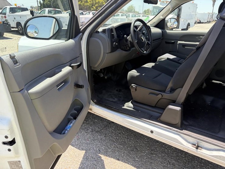 2011-chevrolet-1500-image-12