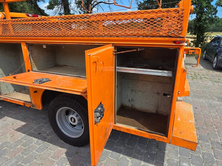 2013-chevrolet-silverado-3500-image-21