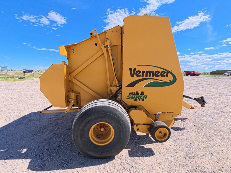2010-vermeer-605-image-45