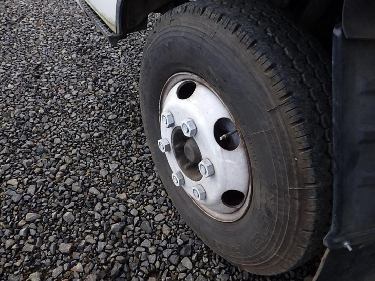 2006-gmc-w4500-image-20