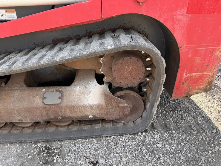 takeuchi-tl240-image-18