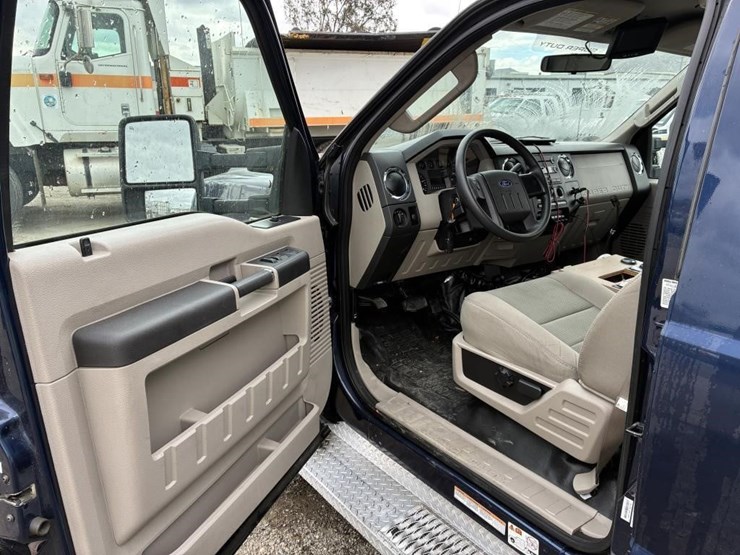 2008-ford-f550-xlt-image-27
