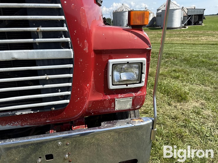 1989-ford-l9000-image-12