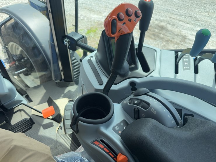 new-holland-t6.160-image-37