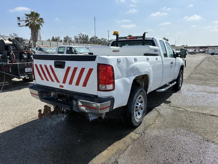 2012-gmc-3500hd-image-3