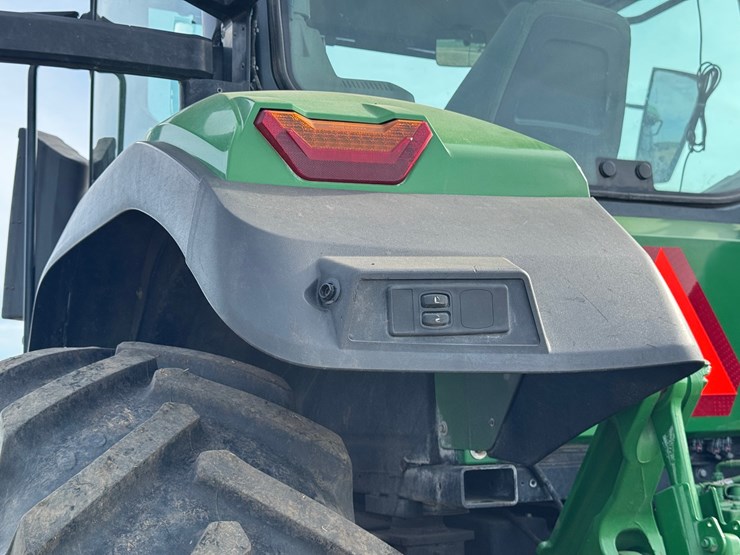 2023-john-deere-7r-210-image-24