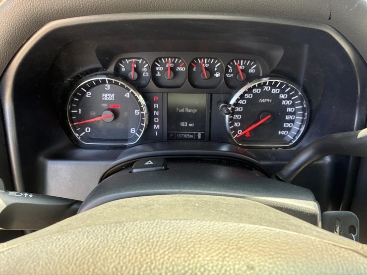 2015-chevrolet-silverado-2500-image-14