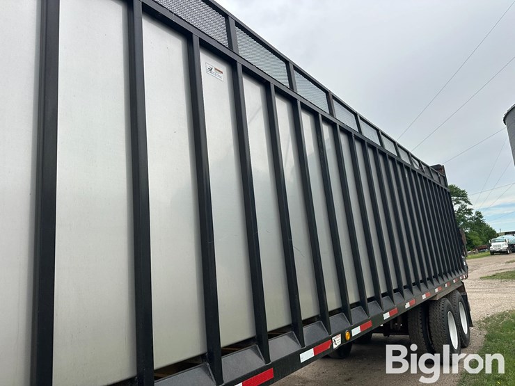 2013-meyer-9140t-boss-rt-t/a-live-bottom-forage-trailer-image-12