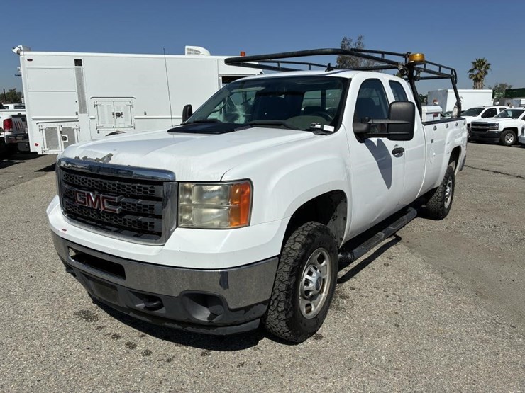 2012-gmc-sierra-2500-image-1