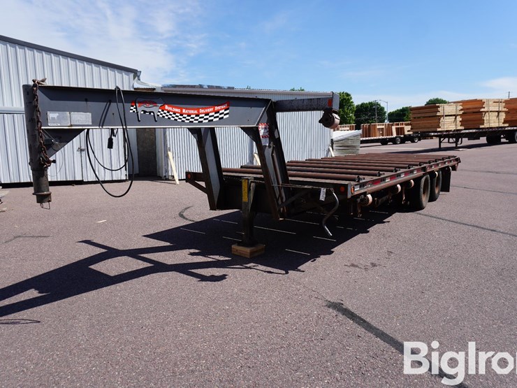 2007-iron-steer-10r25-25'-t/a-gooseneck-roller-trailer-image-1