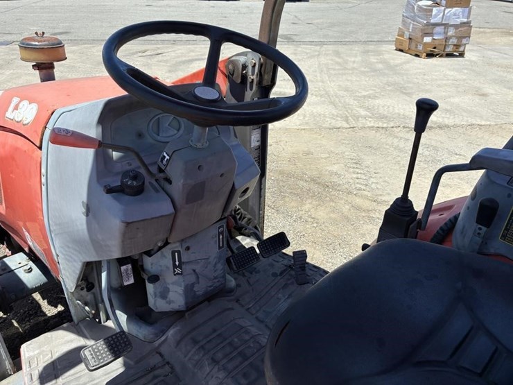 2007-kubota-l39-image-25