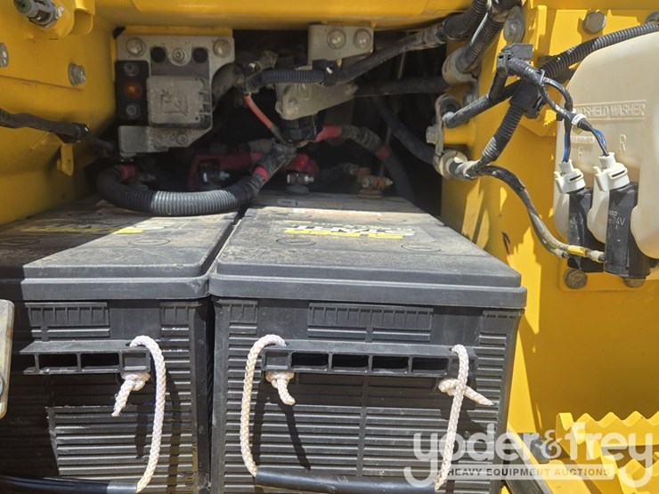 2021-komatsu-d61px-24-image-28