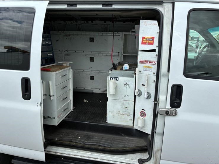2008-chevrolet-express-3500-image-10