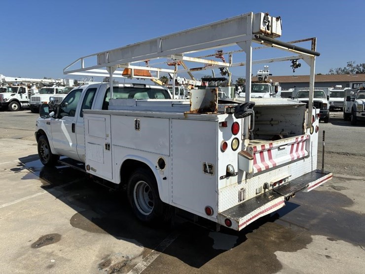 2004-ford-f350-image-4