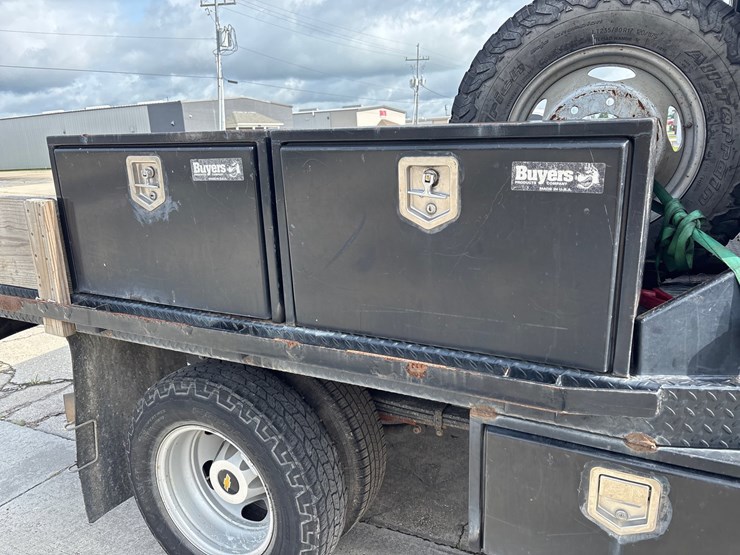 2021-chevrolet-silverado-3500-image-8