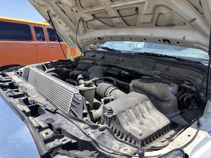 2011-ford-f550-image-7