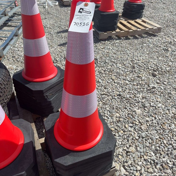 Traffic Cones with Heavy Duty Bases