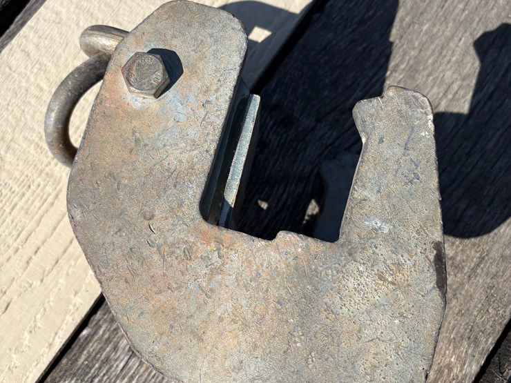 split-overhaul-ball,-lifting-clamp-and-hydraulic-breaker-image-8