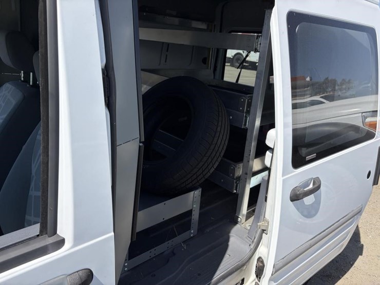 2012-ford-transit-image-14