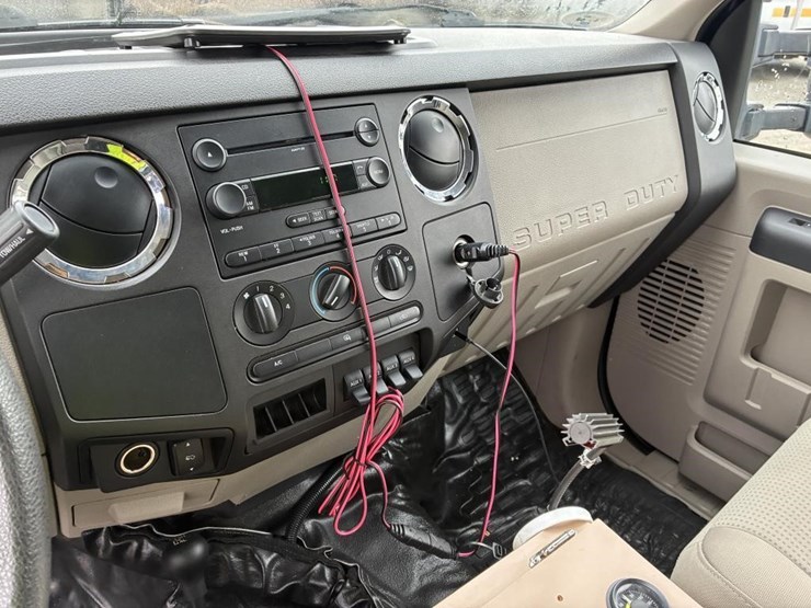 2008-ford-f550-xlt-image-31