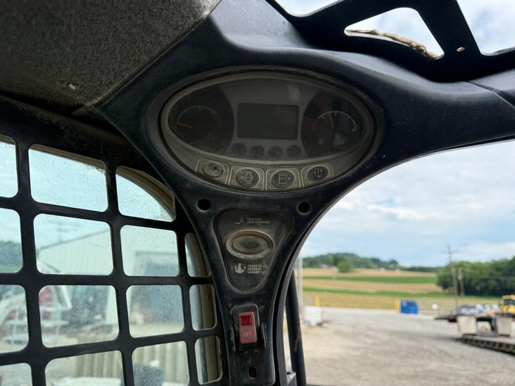 2017-bobcat-t770-image-24