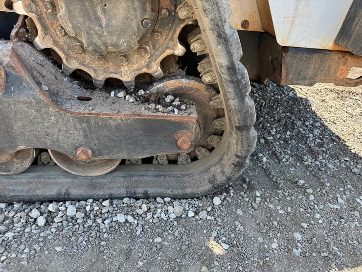 2022-bobcat-t595-image-16