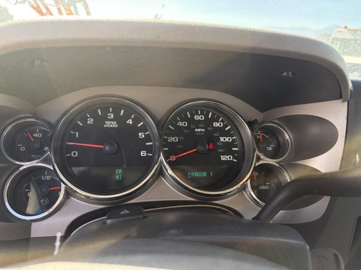 2012-chevrolet-silverado-2500-image-14