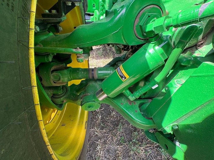 2023-john-deere-8r-340-image-37