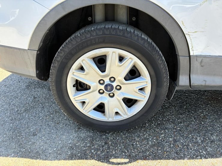 2016-ford-escape-image-8