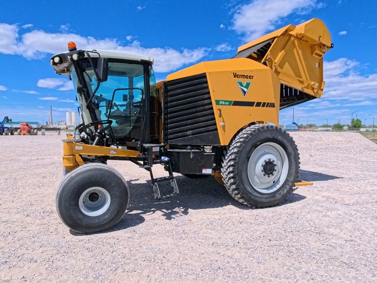 #1027-•-2020-vermeer-zr5-self-propelled-baler-image-91