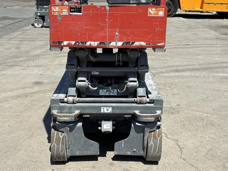 2004-skyjack-sjiii3219-image-6