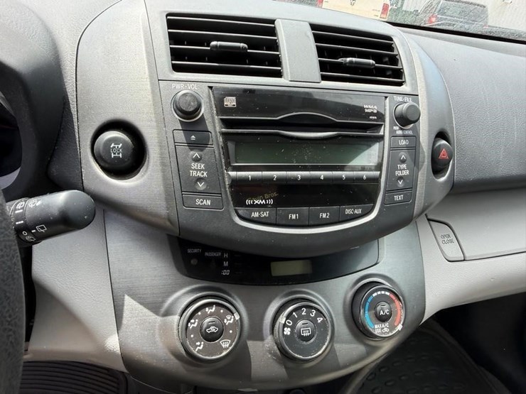 2009-toyota-rav4-image-10