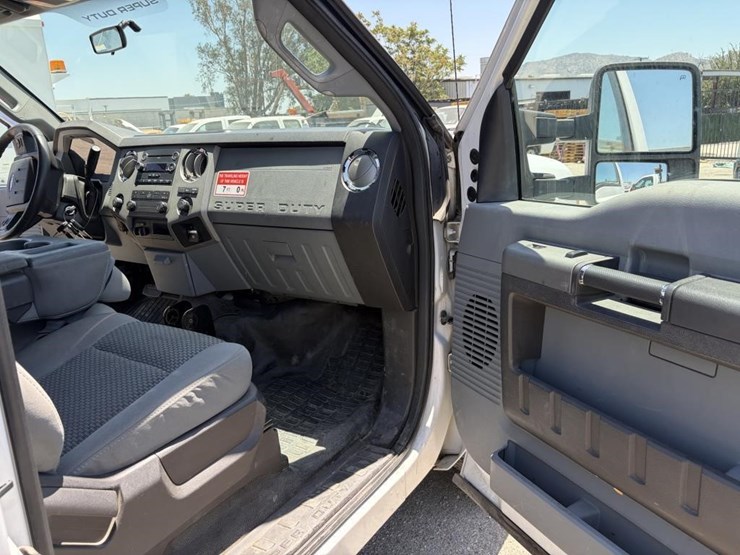 2011-ford-f250-image-10