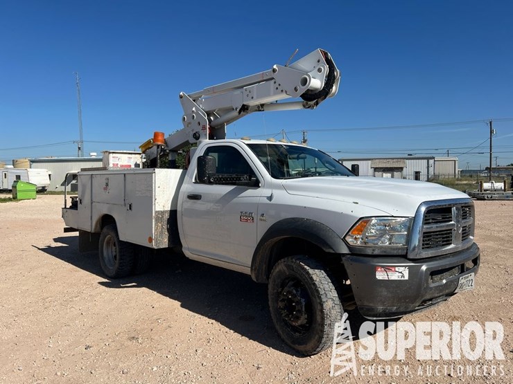 2011-dodge-ram-3500-image-2