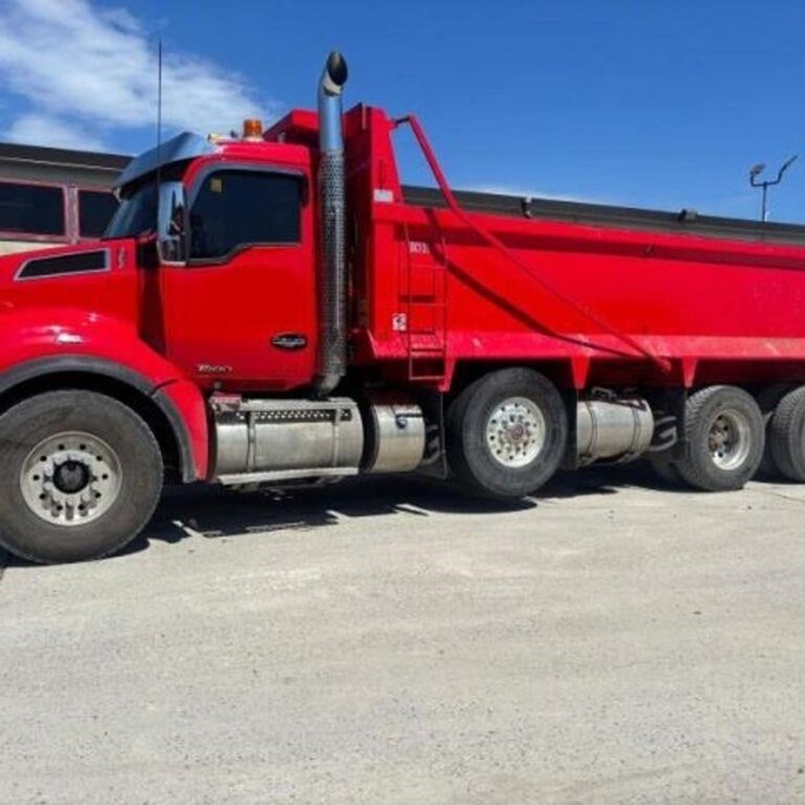 2021 KENWORTH T880