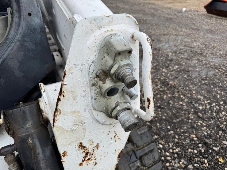 2015-bobcat-t590-image-10
