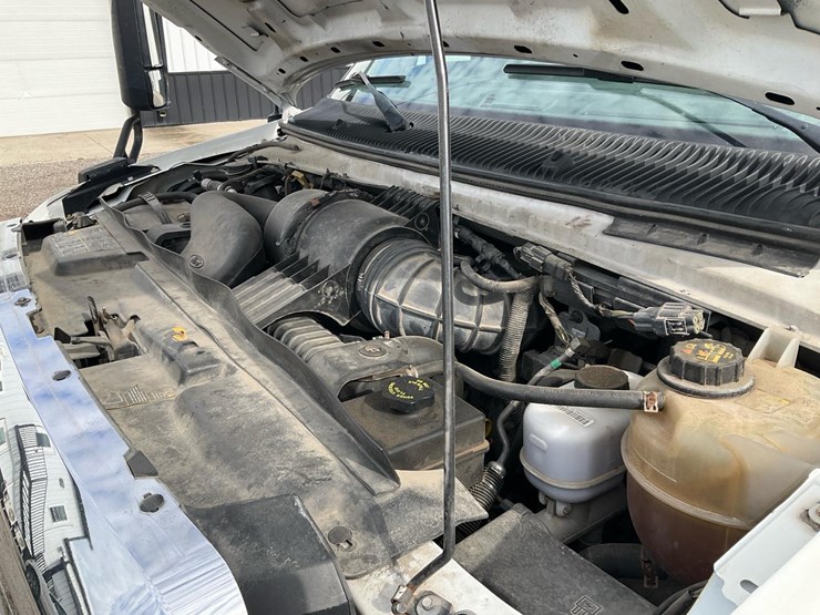 2010-ford-e350-image-52