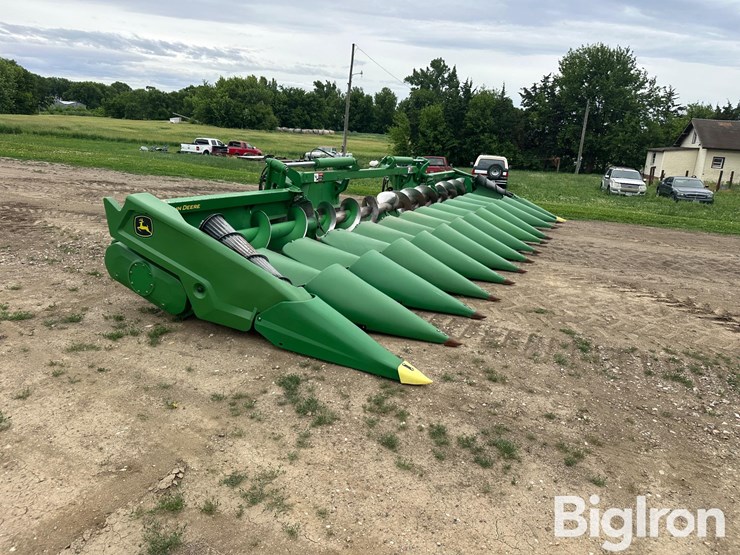 2022-john-deere-c12f-image-3
