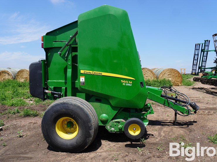 2022-john-deere-560m-image-4