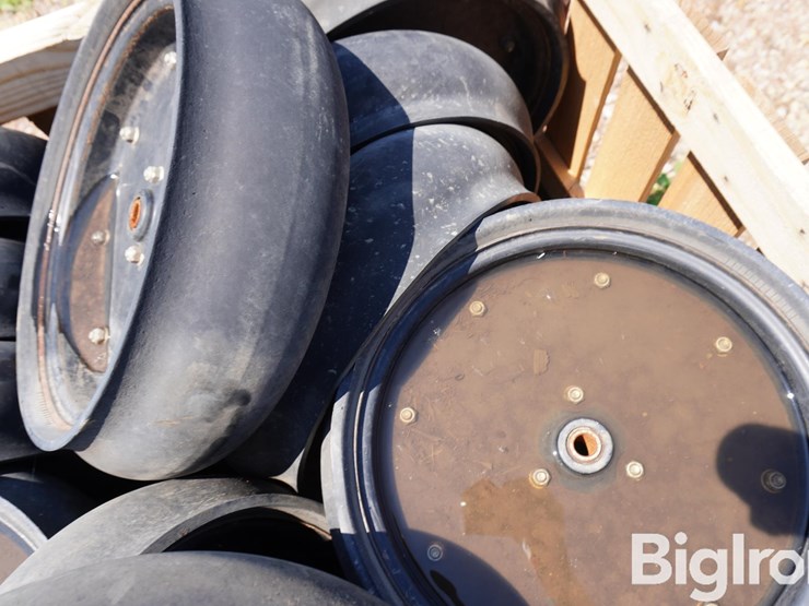 case-ih-gauge-wheels-image-11