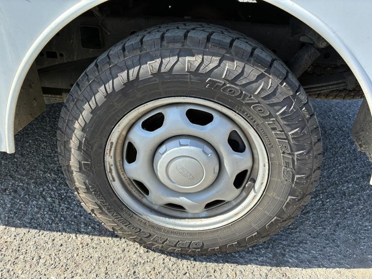 2018-ford-f150-xl-image-5
