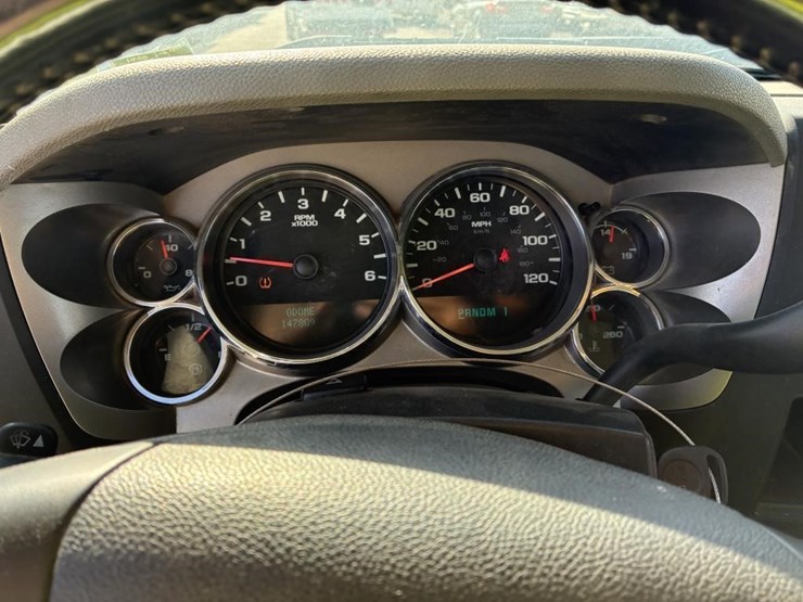 2012-gmc-2500-image-15