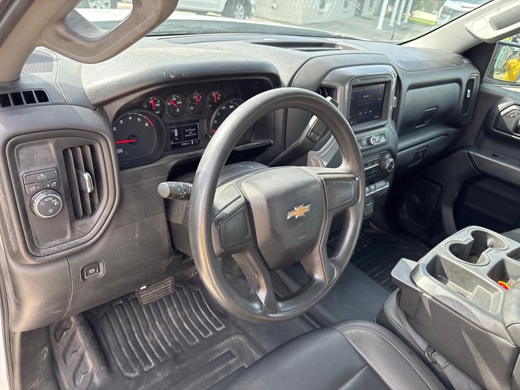 #3626-•-2021-chevrolet-silverado-pickup-truck-image-12