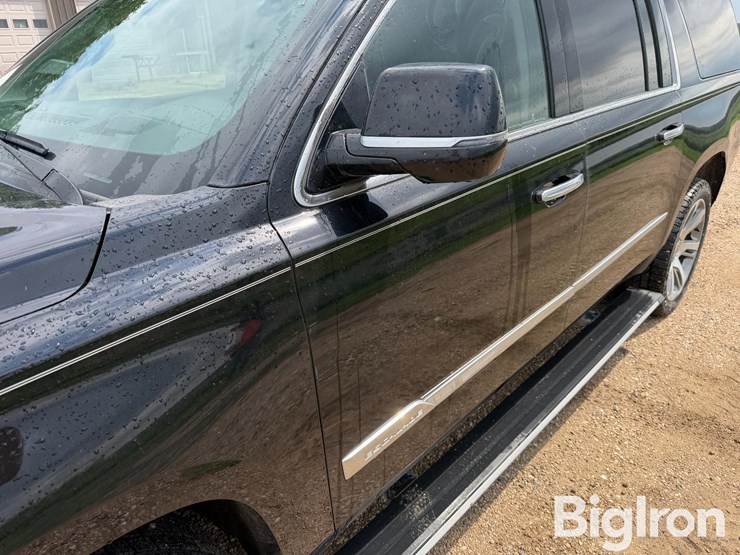2020-cadillac-escalade-image-9