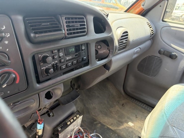 2001-dodge-ram-2500-image-15