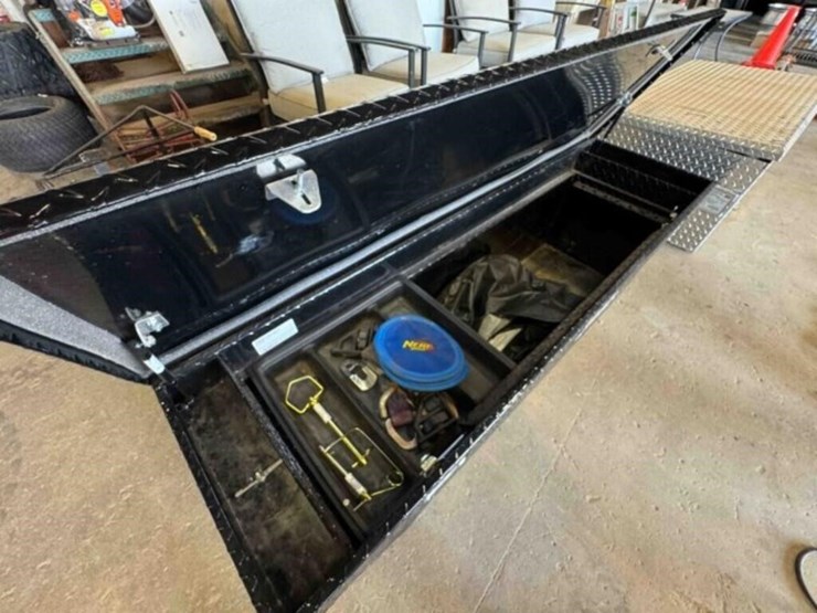 black-aluminum-tool-box,-69"x20"-image-3