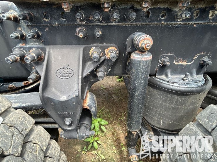 (x)-(9-38)-2005-mack-cxn613-wet-kit-day-cab-t/a-tr...-image-6