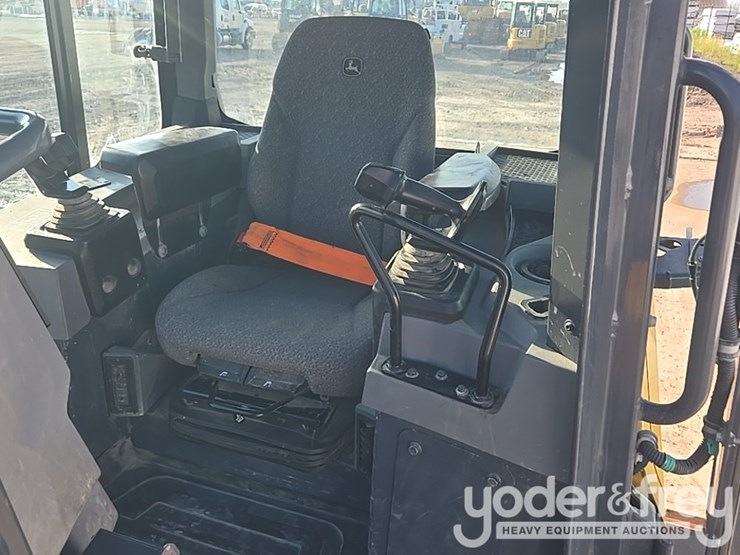 2023-deere-650-lgp-image-42