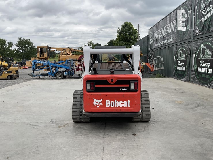 2021-bobcat-t740-image-3